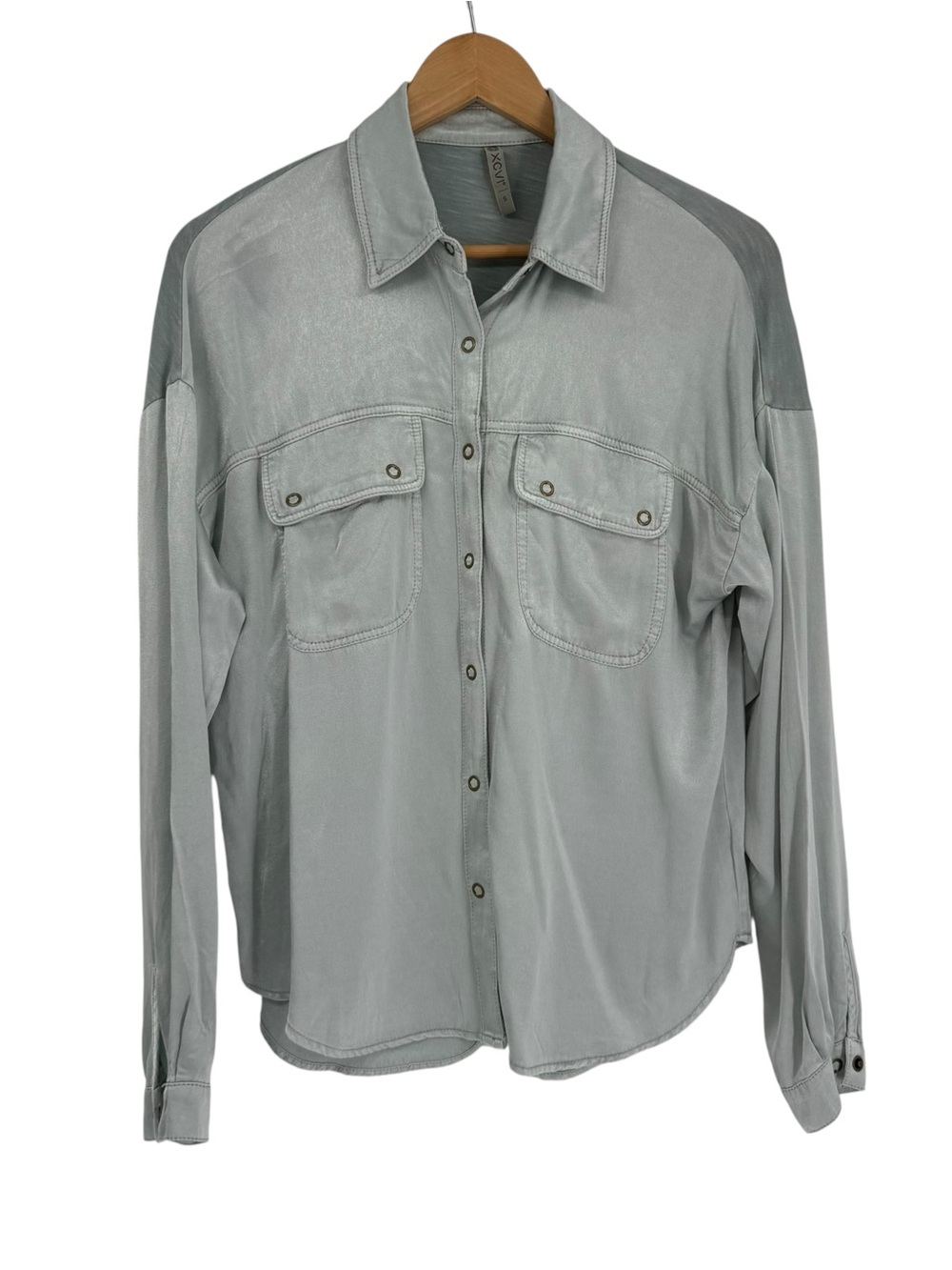 XCVI Women's Long Sleeve Snap-front Shirt Size S Gray Satin Collared Top